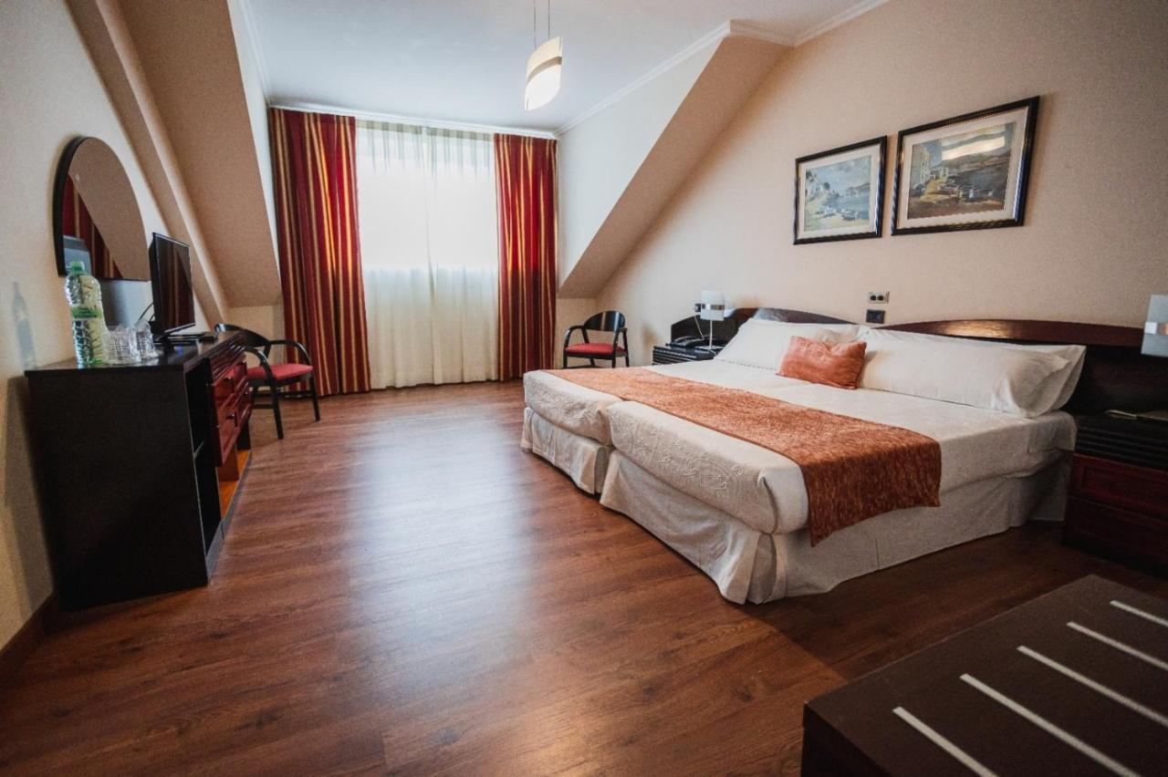 O Val Do Naseiro Hotell Viveiro Eksteriør bilde